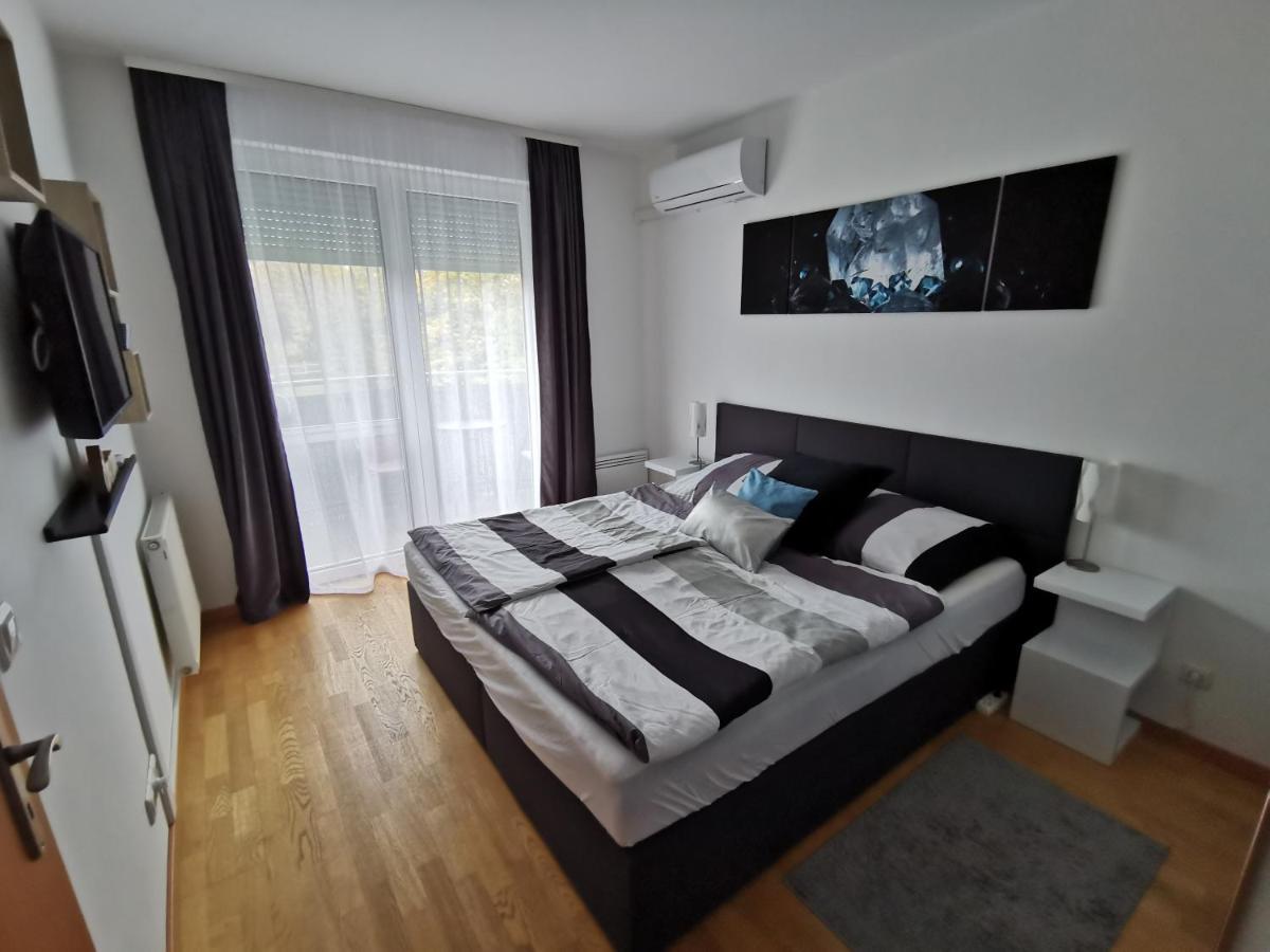Freedom Apartman Hajdúszoboszló Exteriör bild