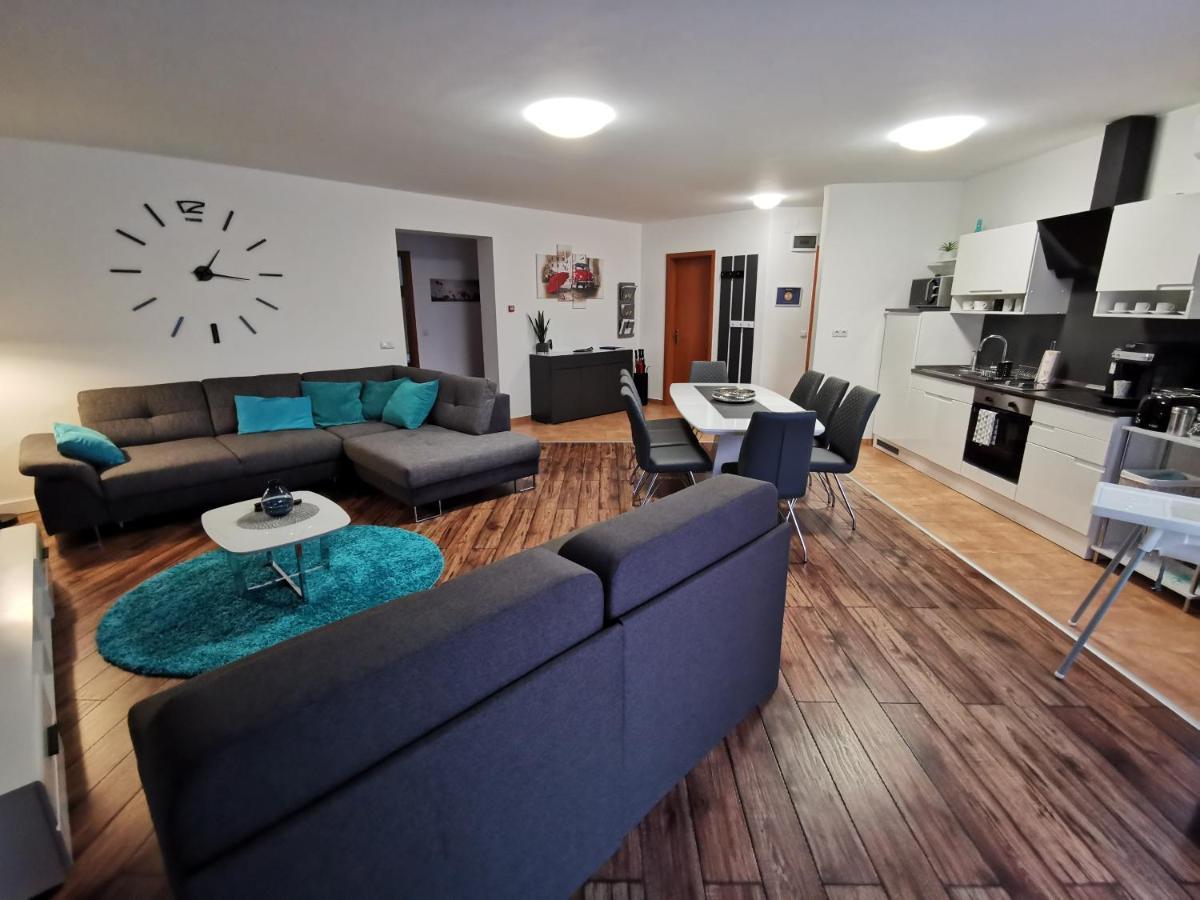 Freedom Apartman Hajdúszoboszló Exteriör bild