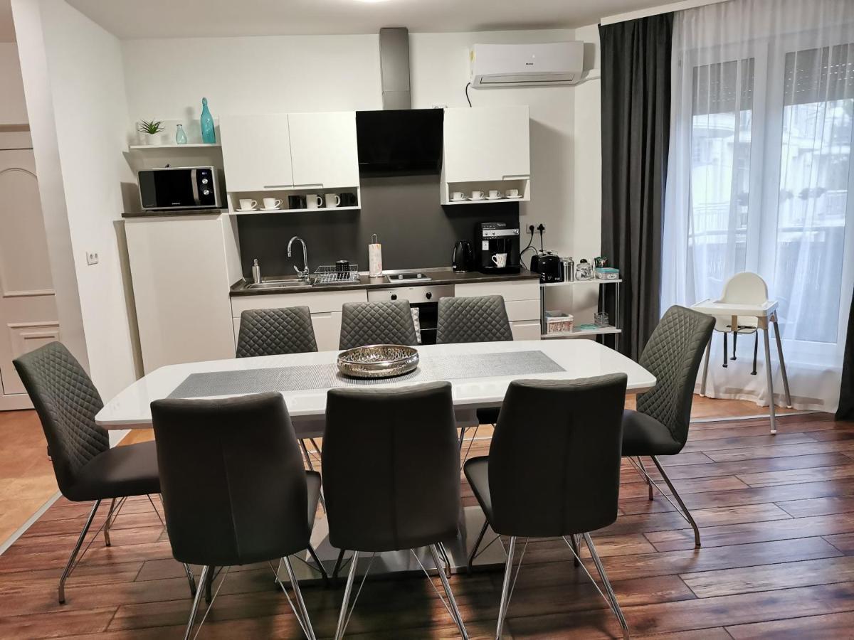 Freedom Apartman Hajdúszoboszló Exteriör bild