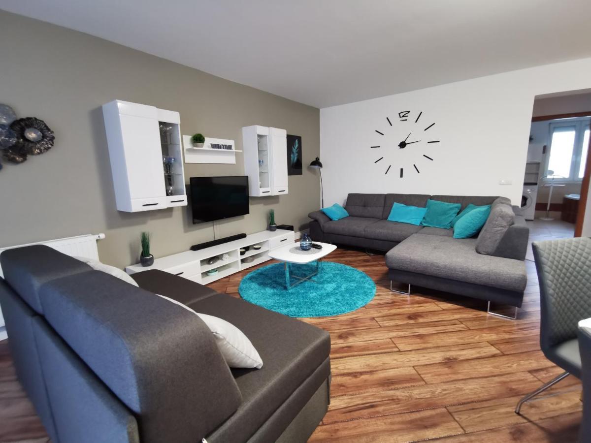 Freedom Apartman Hajdúszoboszló Exteriör bild