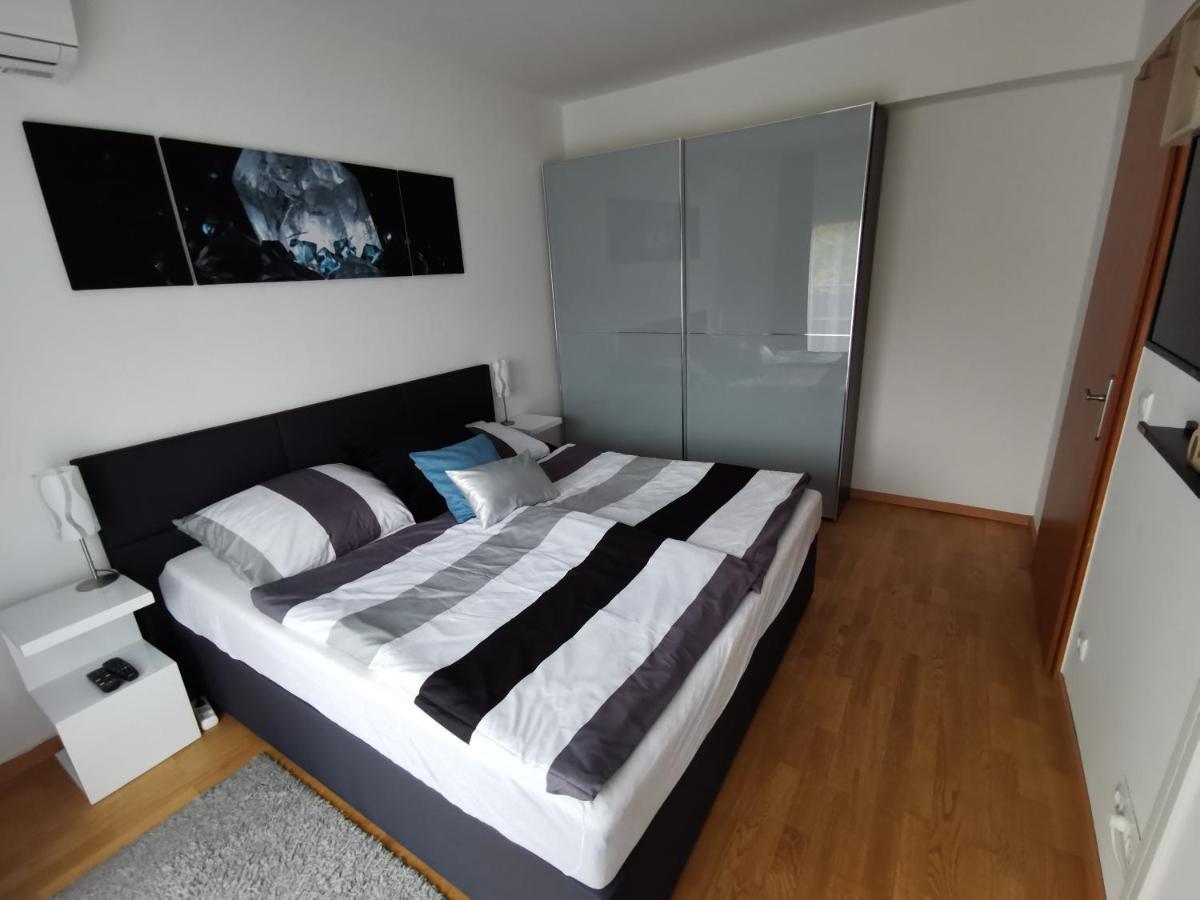 Freedom Apartman Hajdúszoboszló Exteriör bild