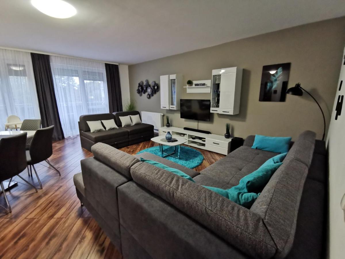 Freedom Apartman Hajdúszoboszló Exteriör bild