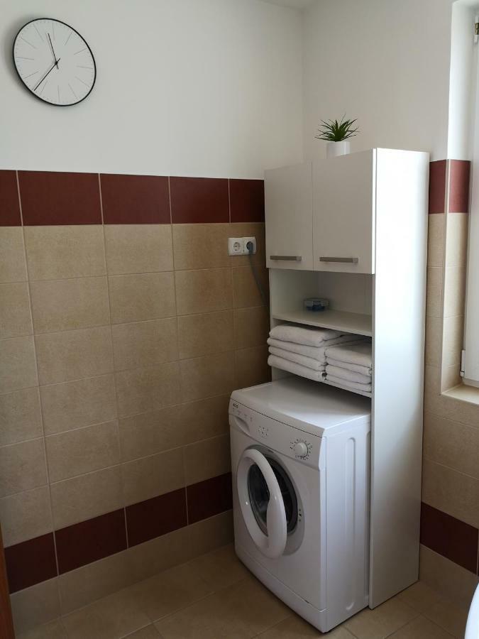 Freedom Apartman Hajdúszoboszló Exteriör bild