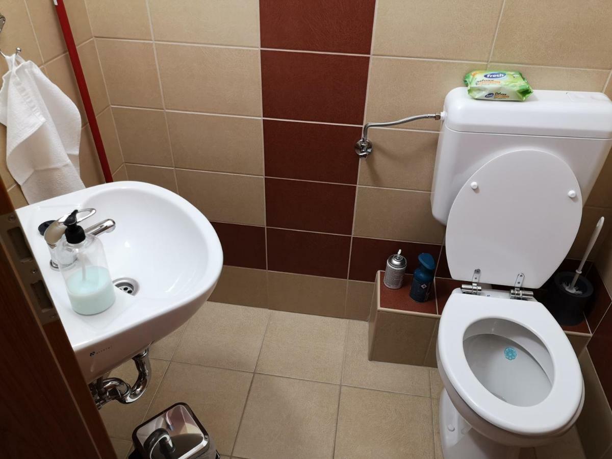 Freedom Apartman Hajdúszoboszló Exteriör bild